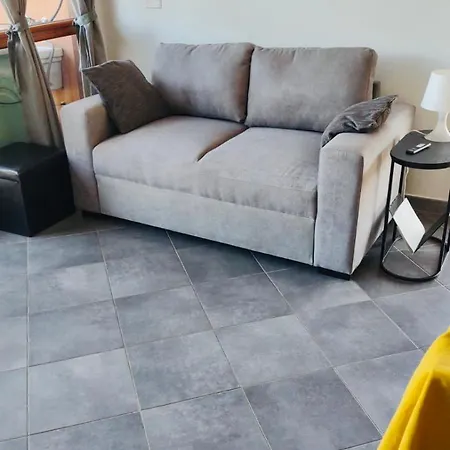 דירה Laura טירניה